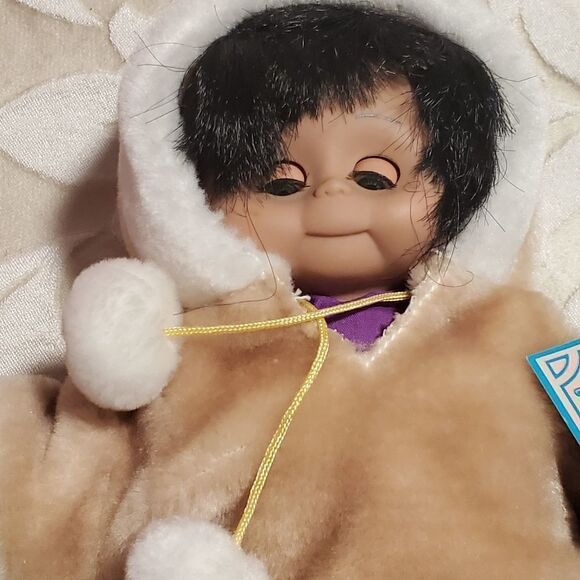 Arctic Kids Eskimo Doll - Picture 2 of 6